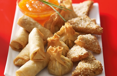 18 Piece Chinese Selection with Chilli dip hero
